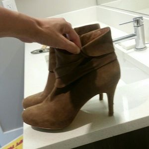 Stiletto tan suede booties
